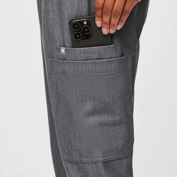 FIGS Yola Yoga Waistband Petite Skinny Scrub Pants - Picture 5 of 8